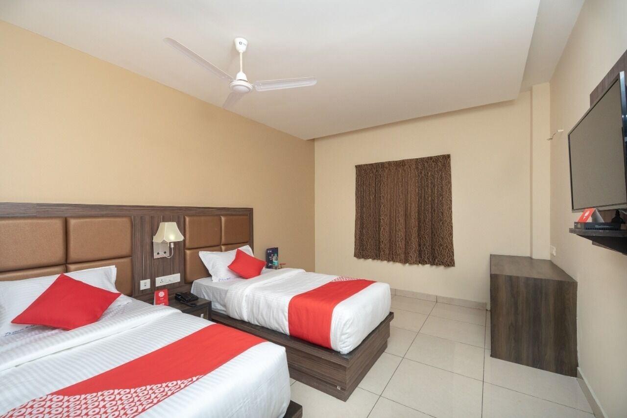 Plaza Hotel Trichy Tiruchirappalli Esterno foto