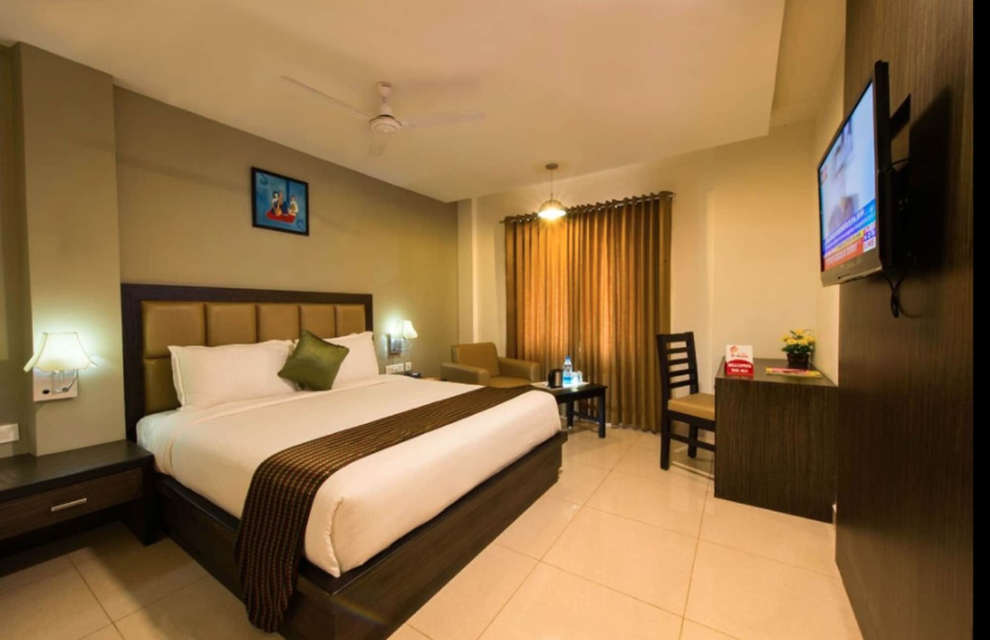 Plaza Hotel Trichy Tiruchirappalli Esterno foto